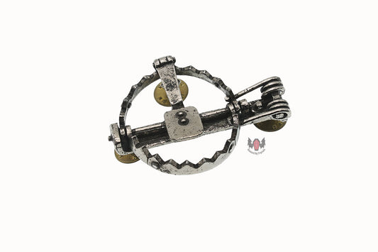 Bear Trap Pin Badge Alchemy Gothic/Alchemy POKER