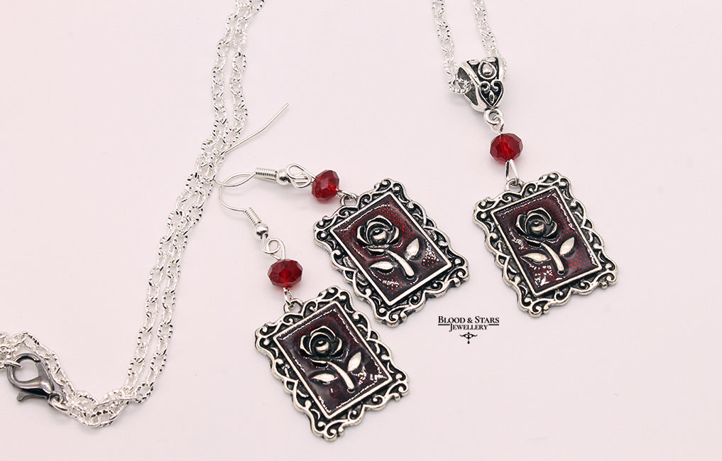 Rose Frame Pendant Necklace